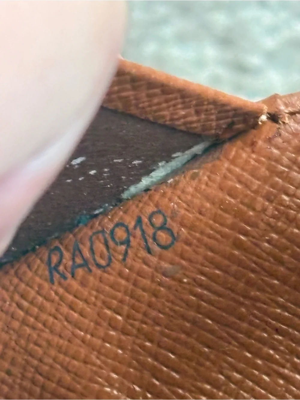 Auth Louis Vuitton Monogram Bifold zippy Wallet